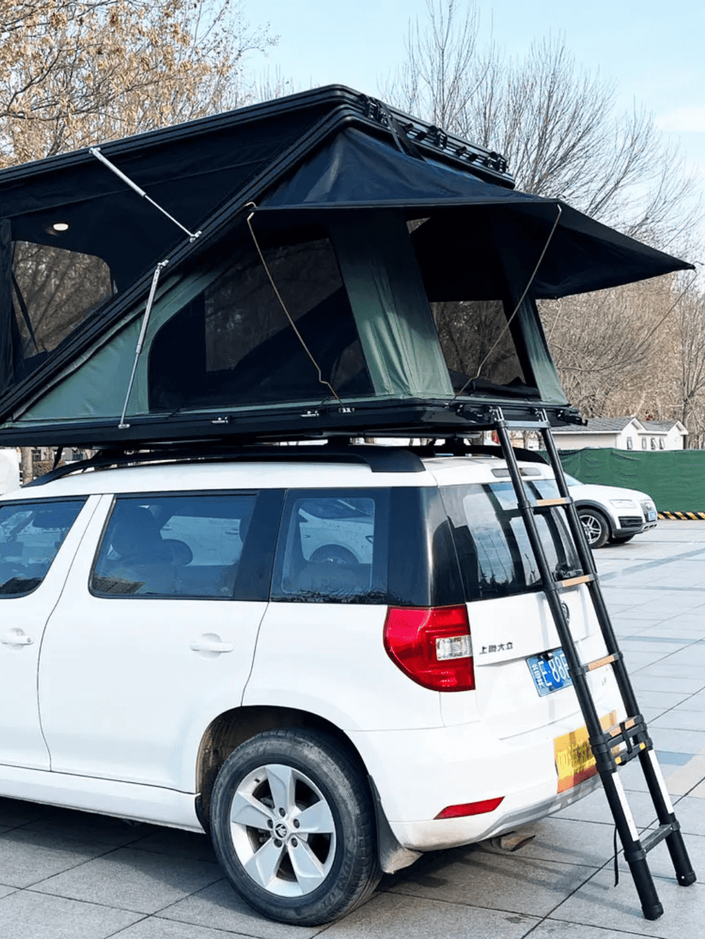 3 places tente de toit rigide : idéale pour vos road trips