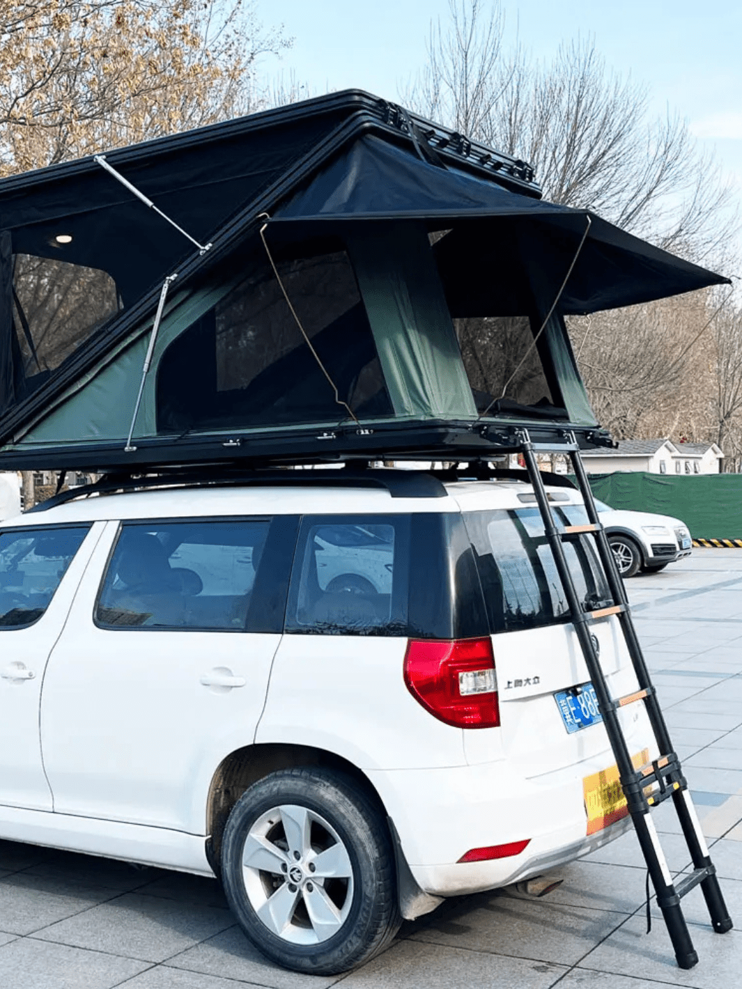 3 places tente de toit rigide : idéale pour vos road trips