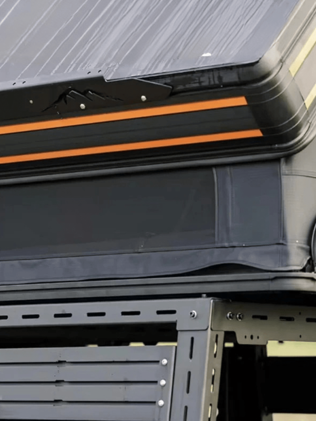 tente de toit rigide 4 places