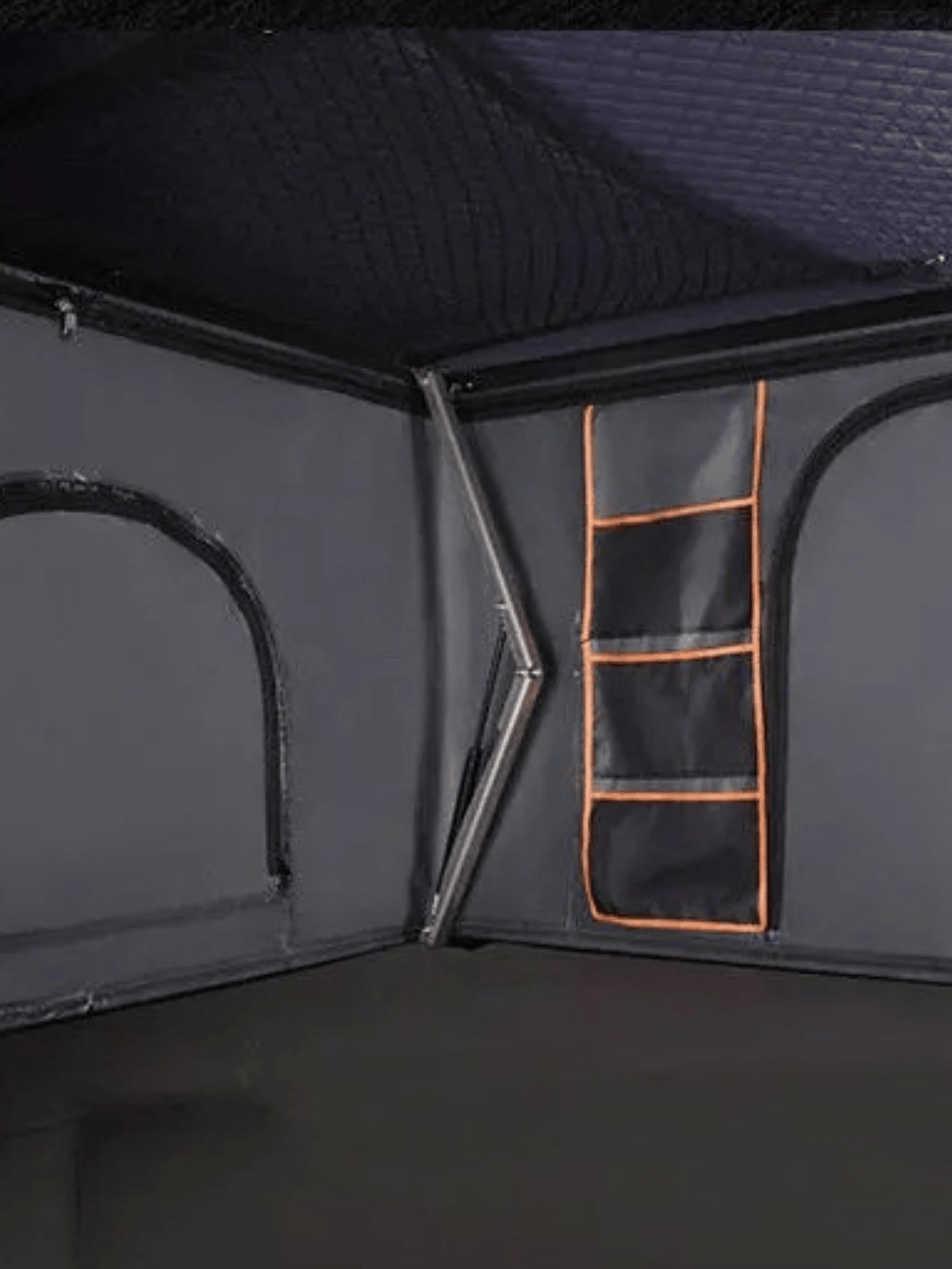 tente sur le toit de la voiture